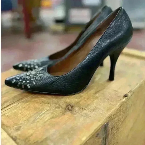 NINE WEST ARIKAO BLACK LEATHER POINTY HEEL WITH STUDED TOE SIZE 6 - Picture 11 of 13